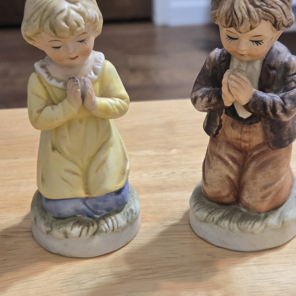 Hummel Praying Children Figurines - Yellow and Brown